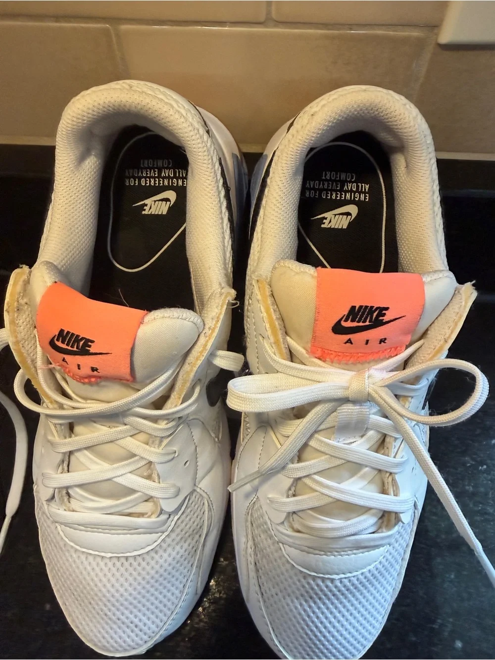 Women’s 8.5 Nike Air Max Exee “White Bright Mango” DH1086-100 Gently Used